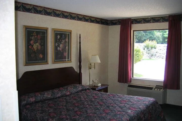 Room 3 of 18