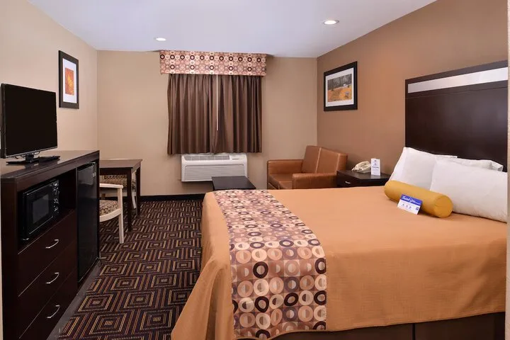 Room 5 of 19