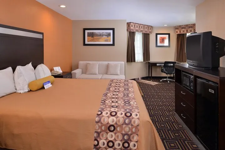 Room 4 of 19