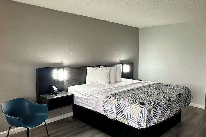 Room 3 of 14