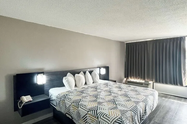 Room 4 of 14