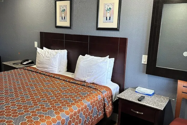 Room 5 of 54