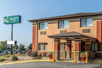 Quality Inn at Collins Road - Cedar Rapids