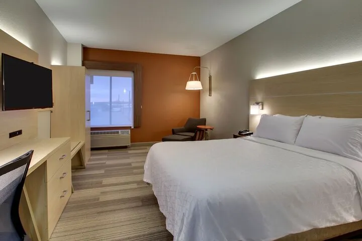 Room 2 of 24