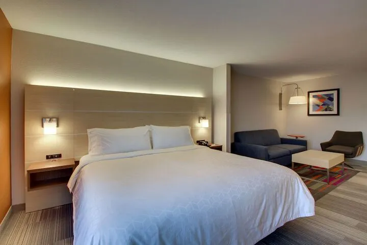 Room 3 of 24