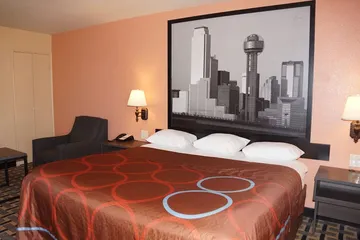 Super 8 by Wyndham Farmers Branch / North Dallas
