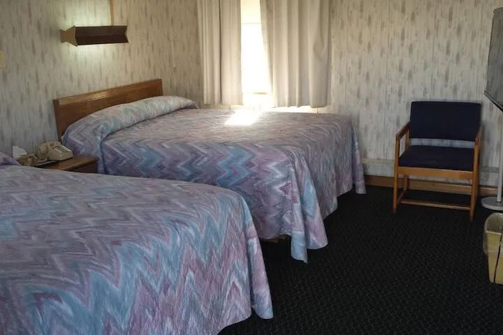 Room 5 of 16