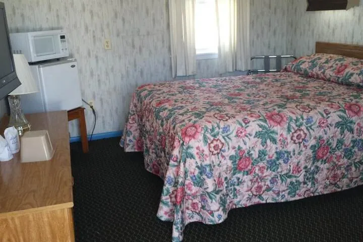 Room 4 of 16