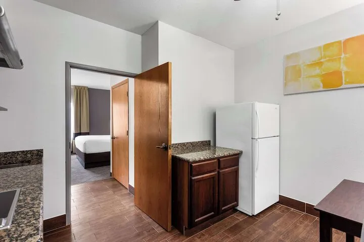 Room 5 of 37