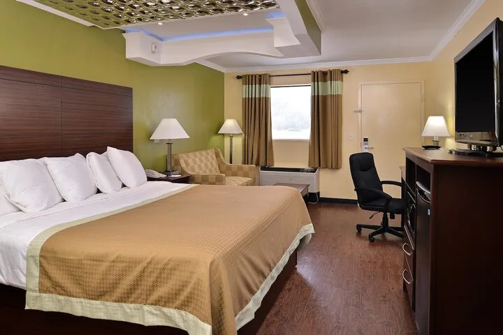 Room 3 of 24