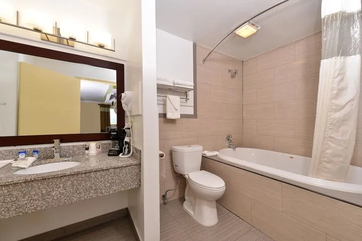 Room 5 of 24