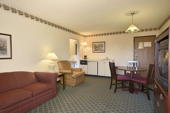 Room 5 of 6