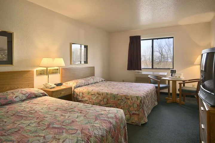 Room 4 of 6