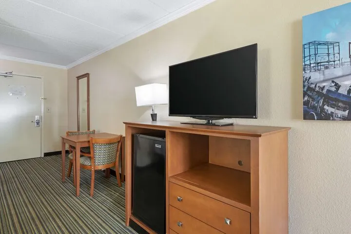 Room 5 of 23