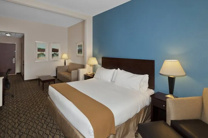 Room 4 of 45