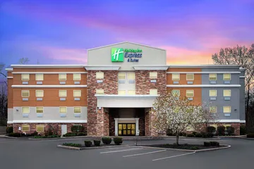 Holiday Inn Express & Suites - North Carmel / Westfield by IHG