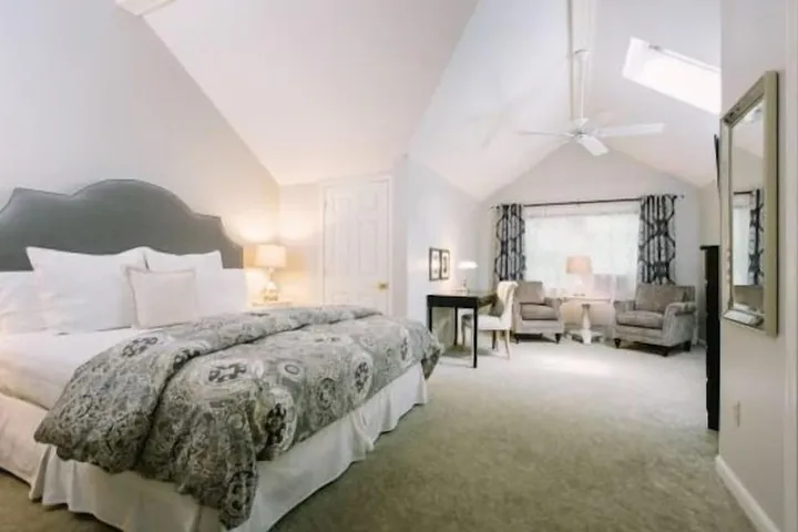 Room 4 of 47