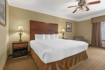 Best Western Plus Monica Royale Inn & Suites