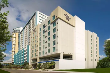 Homewood Suites by Hilton Miami Downtown / Brickell