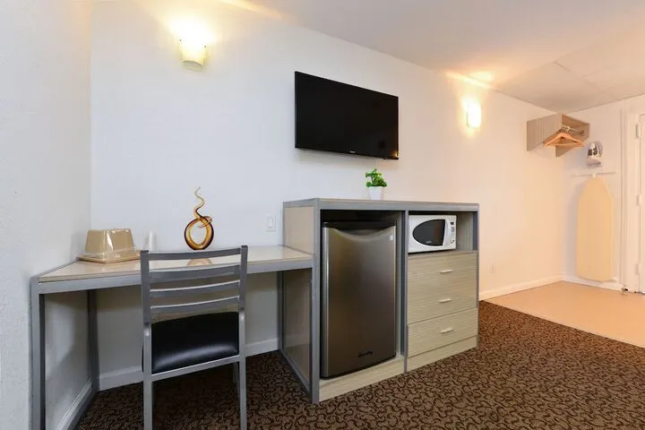 Room 4 of 31