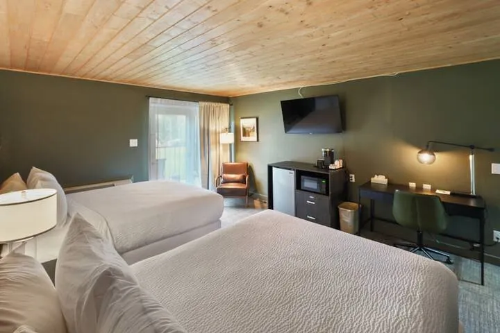 Room 5 of 348