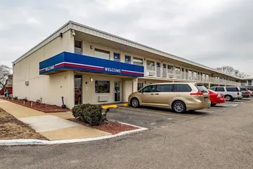Motel 6 Joliet IL - I-80