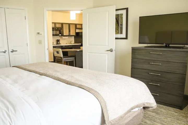Room 5 of 14