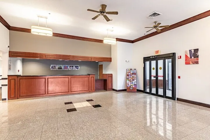 Hotel 4 of 51