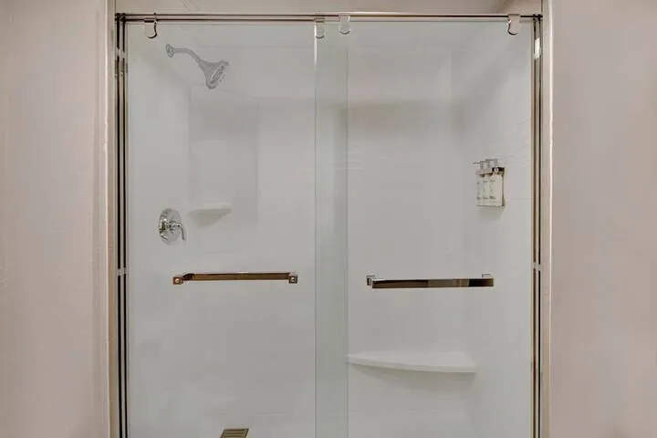 Room 5 of 40