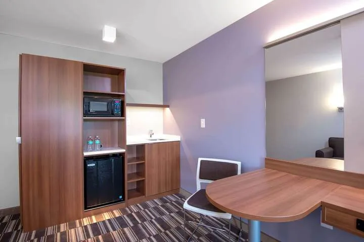 Room 5 of 16