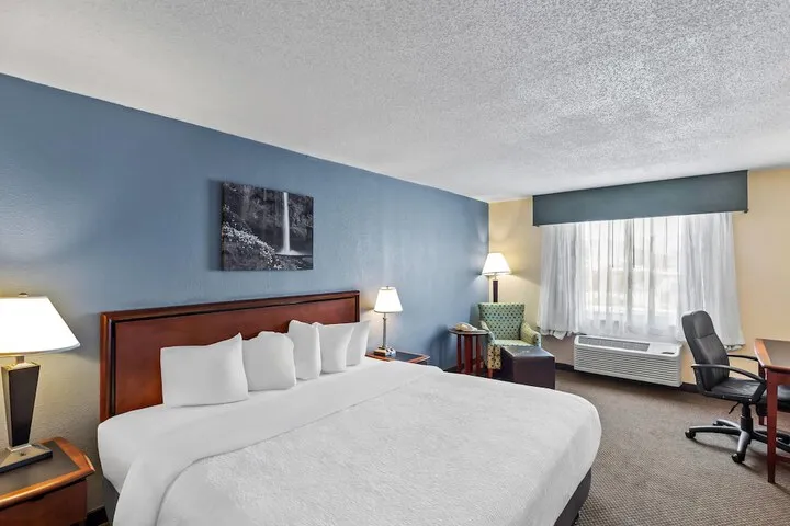 Room 4 of 35