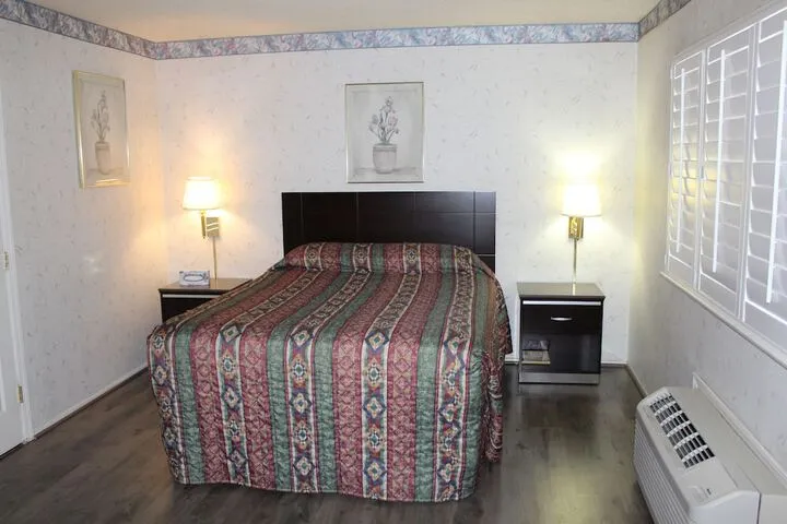 Room 3 of 21