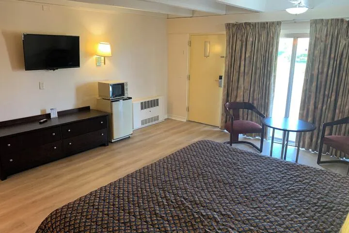 Room 5 of 34