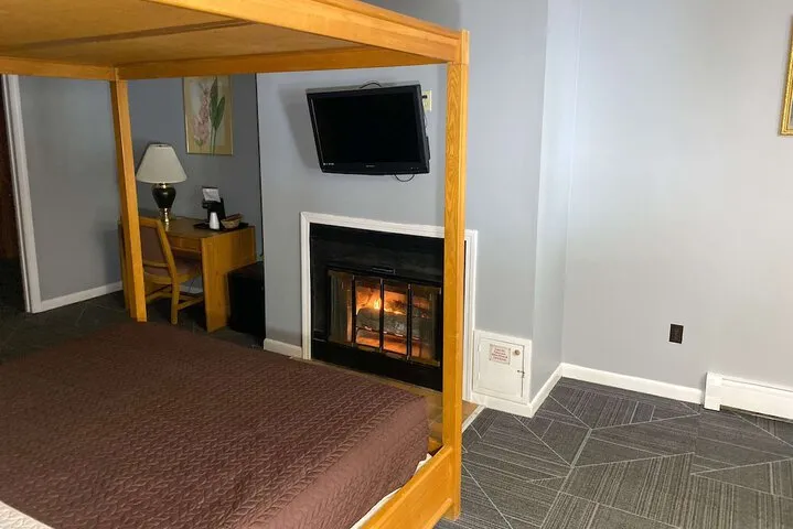 Room 4 of 26