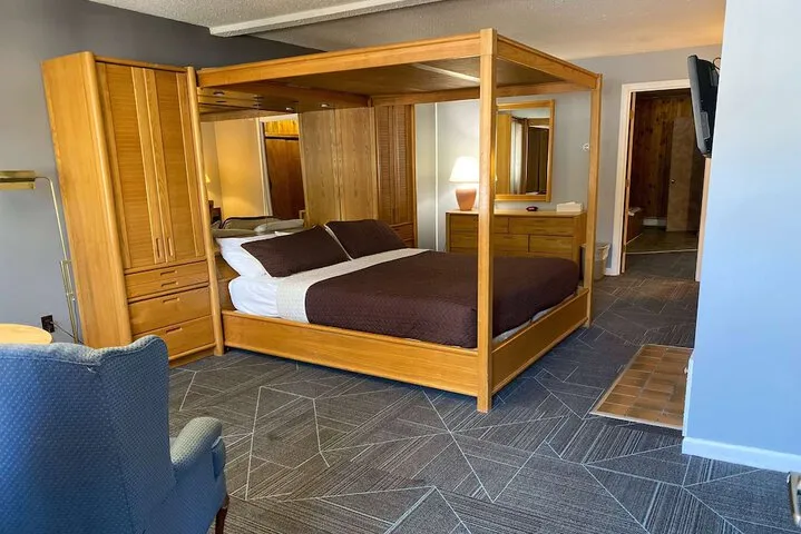 Room 5 of 26