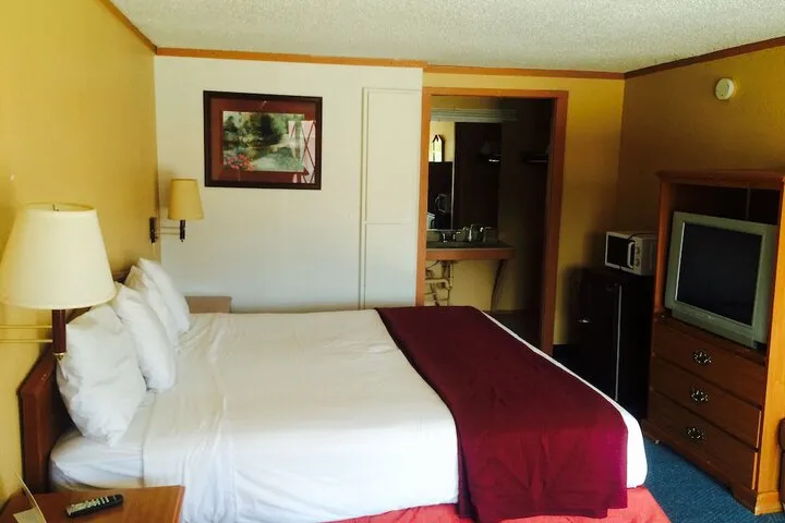 Room 3 of 15