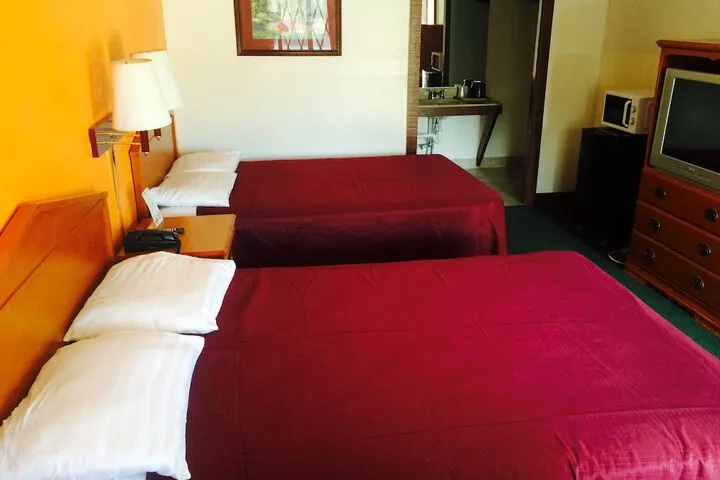 Room 4 of 15