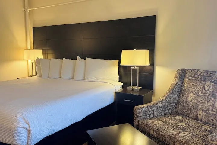 Room 5 of 20
