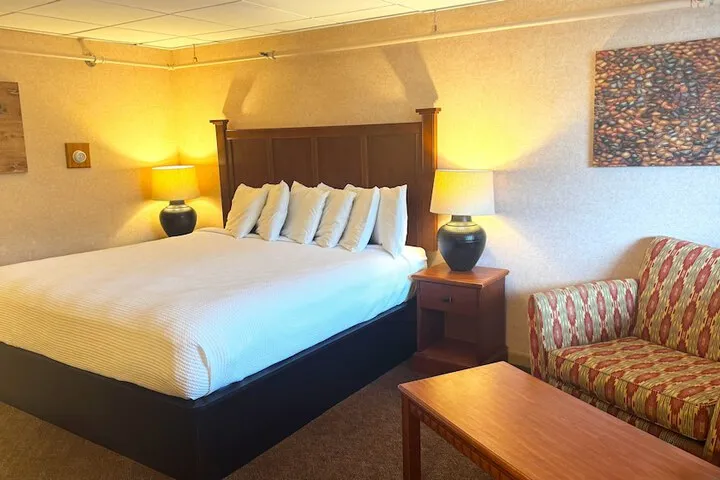 Room 4 of 20