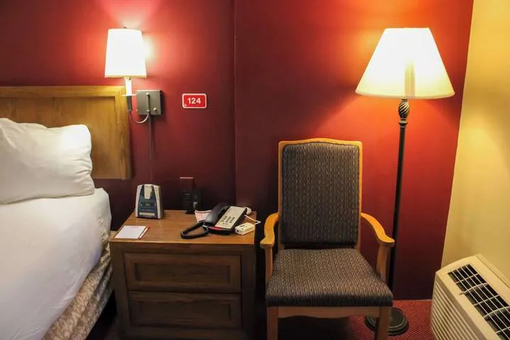 Room 5 of 73