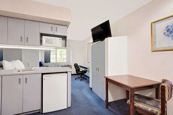Room 3 of 16