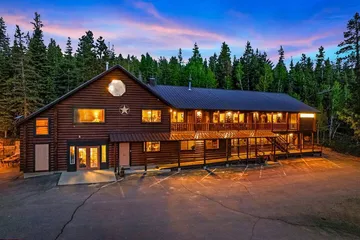 Duck Creek Village Inn