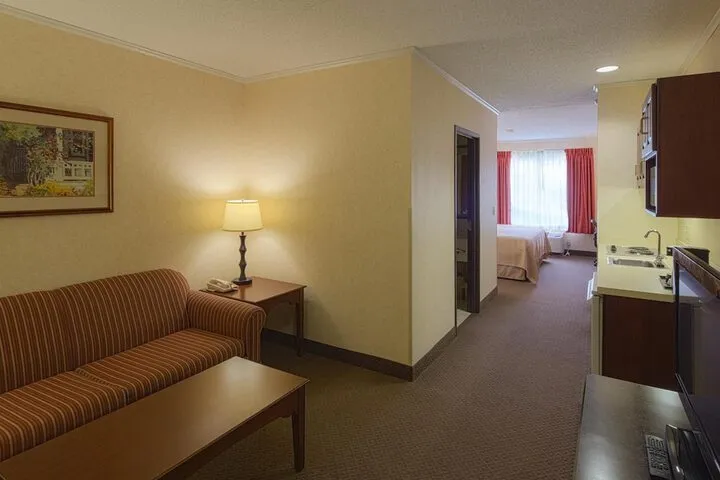 Room 5 of 62