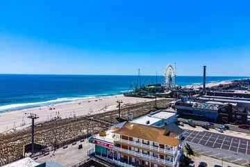 Boardwalk Hotel Charlee & Beach House Rentals