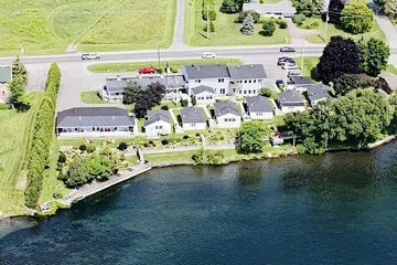 Dewars Inn on the River