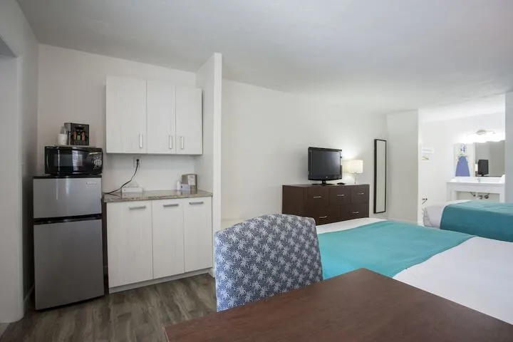 Room 4 of 61
