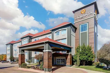 La Quinta Inn & Suites by Wyndham Fort Worth NE Mall