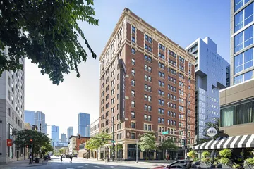 Hotel Felix River North / Magnificent Mile