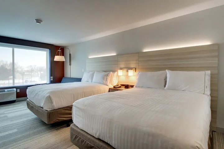 Room 4 of 70