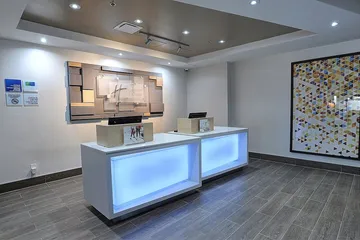 Holiday Inn Express & Suites Toronto Airport West by IHG